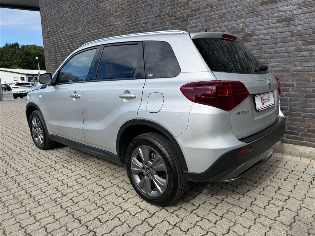 Suzuki Vitara 1,5 Hybrid Active AGS 102HK 5d 6g Aut. - Image 4