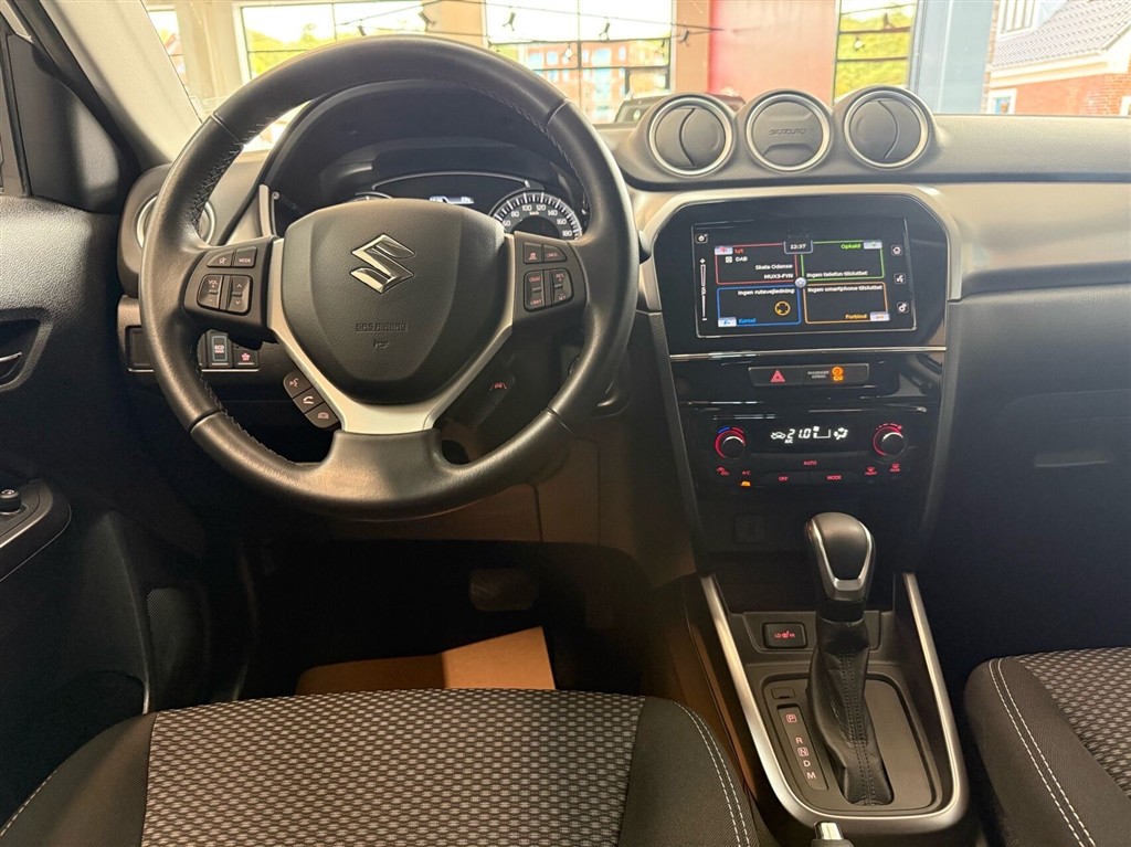 Suzuki Vitara 1,5 Hybrid Active AGS 102HK 5d 6g Aut. - Image 6