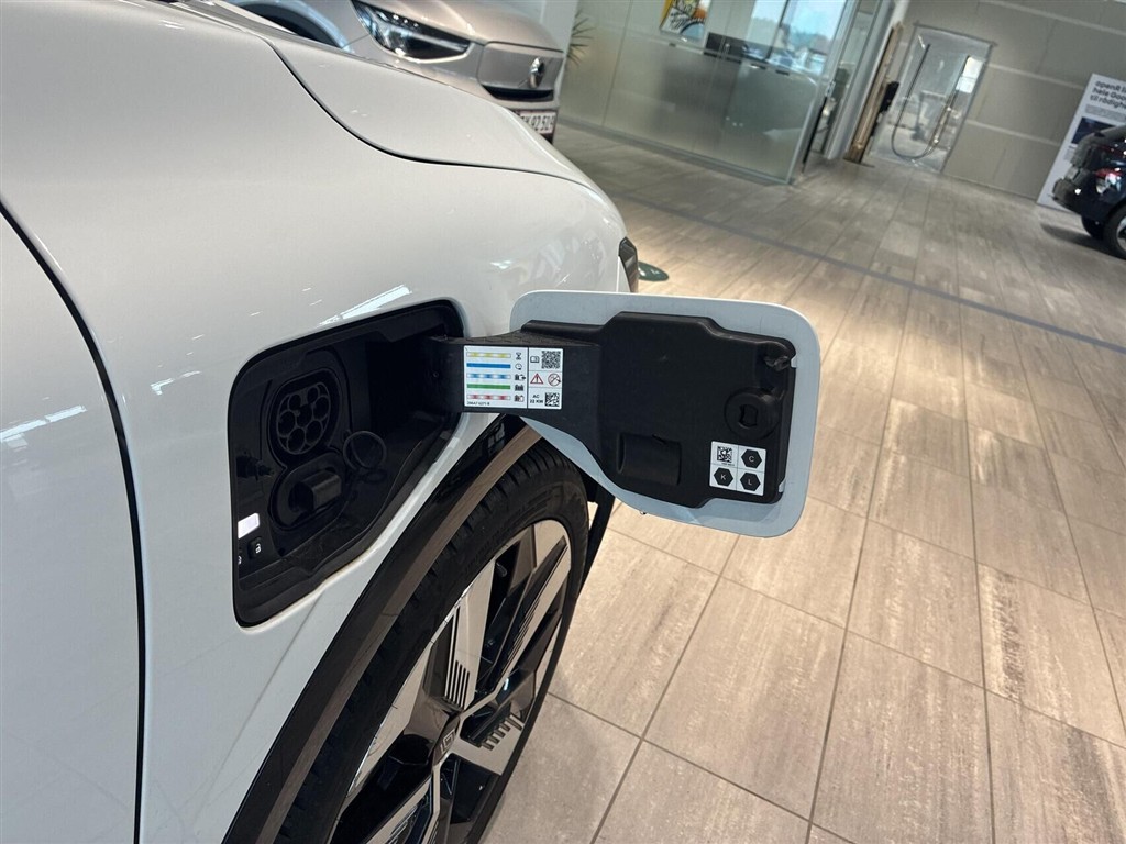 Renault Mégane E-TECH Techno 220HK 5d Aut. - Image 14