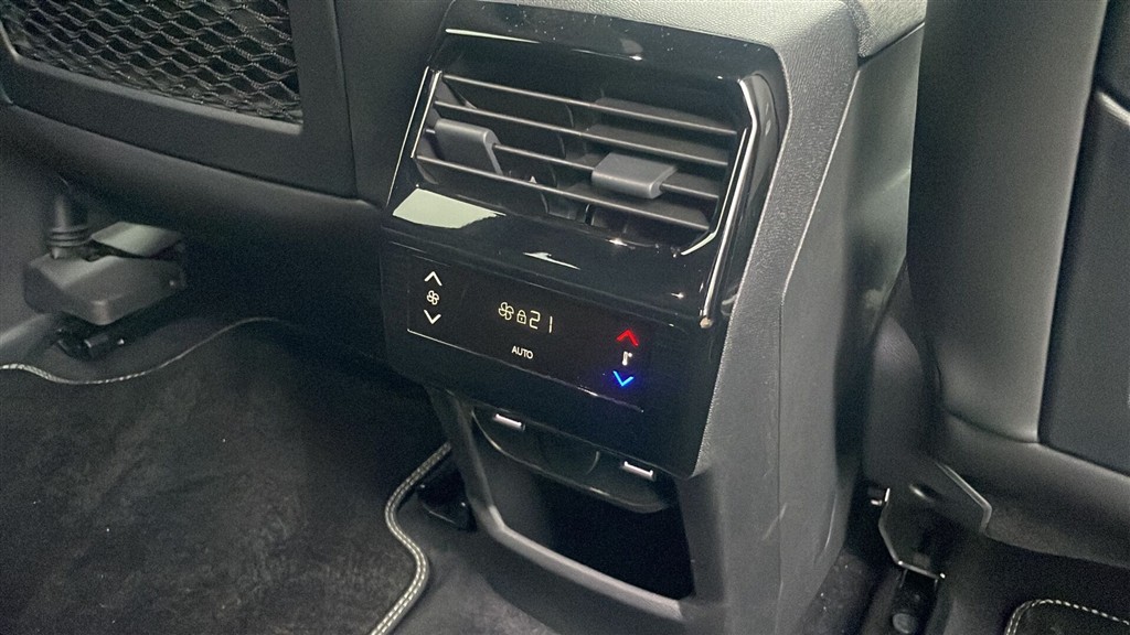 Peugeot e-5008 EL GT Pack 210HK 5d Aut. - Image 11