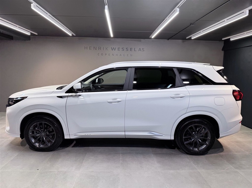 Navor E5 1,5 Plugin-hybrid Rock E-CVT 218HK 5d Aut. - Image 3
