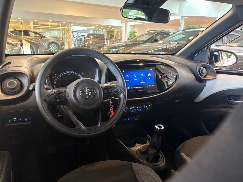 Toyota Aygo X 1,0 VVT-I Active 72HK 5d - Image 6
