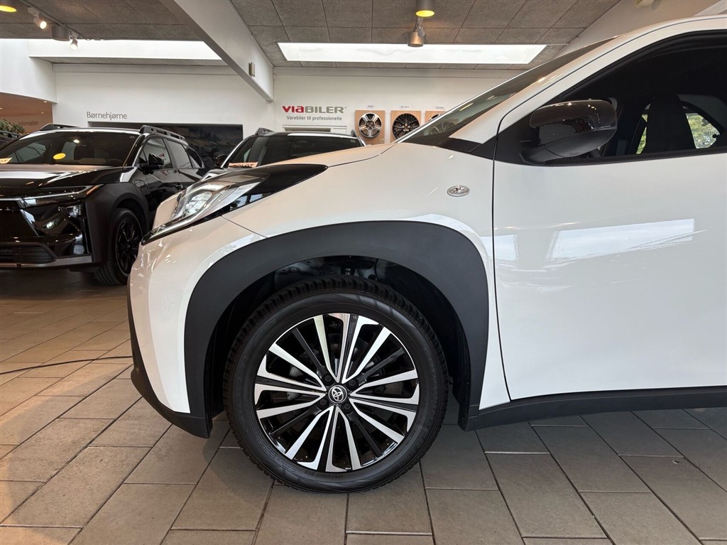 Toyota Aygo X 1,0 VVT-I Active 72HK 5d - Image 8