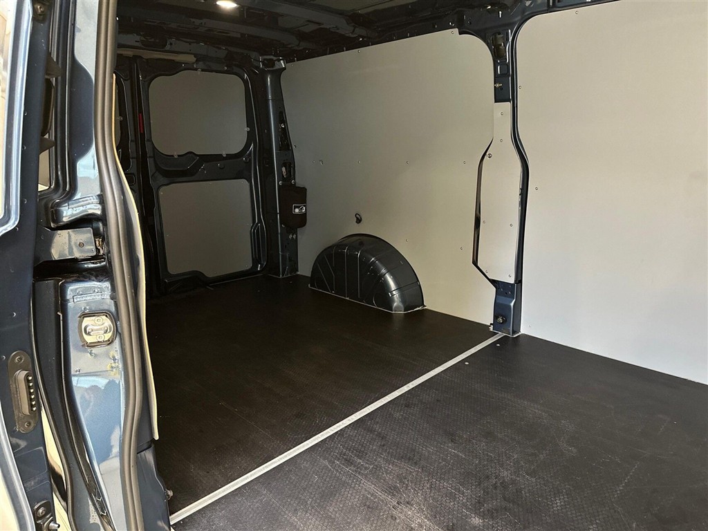 Ford Transit Custom 320 L2H1 2,0 EcoBlue Trend 136HK Van 8g Aut. - Image 17