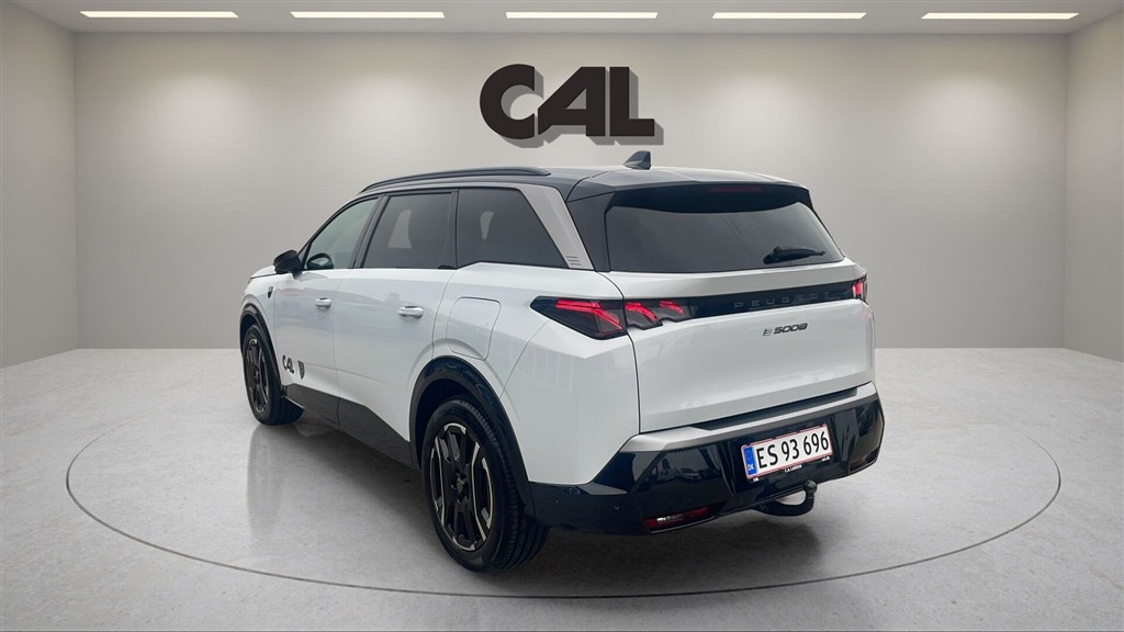 Peugeot e-5008 EL GT Pack 210HK 5d Aut. - Image 3