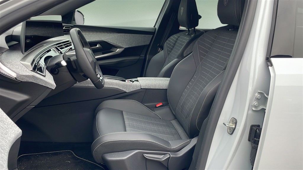 Peugeot e-5008 EL GT Pack 210HK 5d Aut. - Image 7