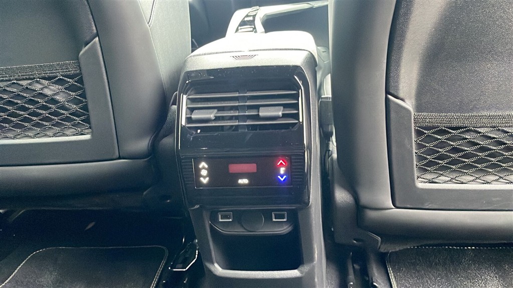 Peugeot e-5008 EL GT Pack 210HK 5d Aut. - Image 14
