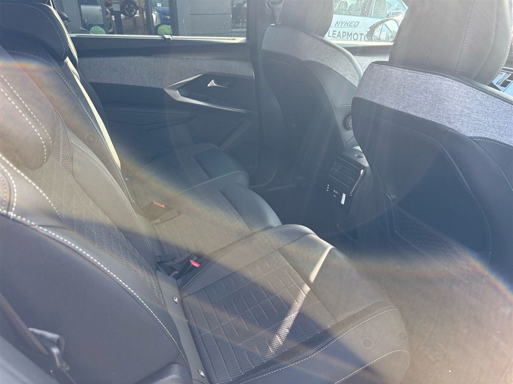 Peugeot e-5008 EL GT Pack 210HK 5d Aut. - Image 8