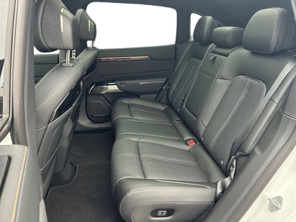 Zeekr 7X EL Privilege AWD 639HK 5d Aut. - Image 8