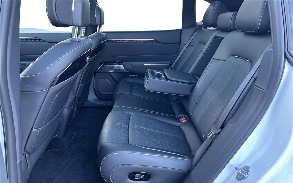 Zeekr 7X EL Privilege AWD 639HK 5d Aut. - Image 11