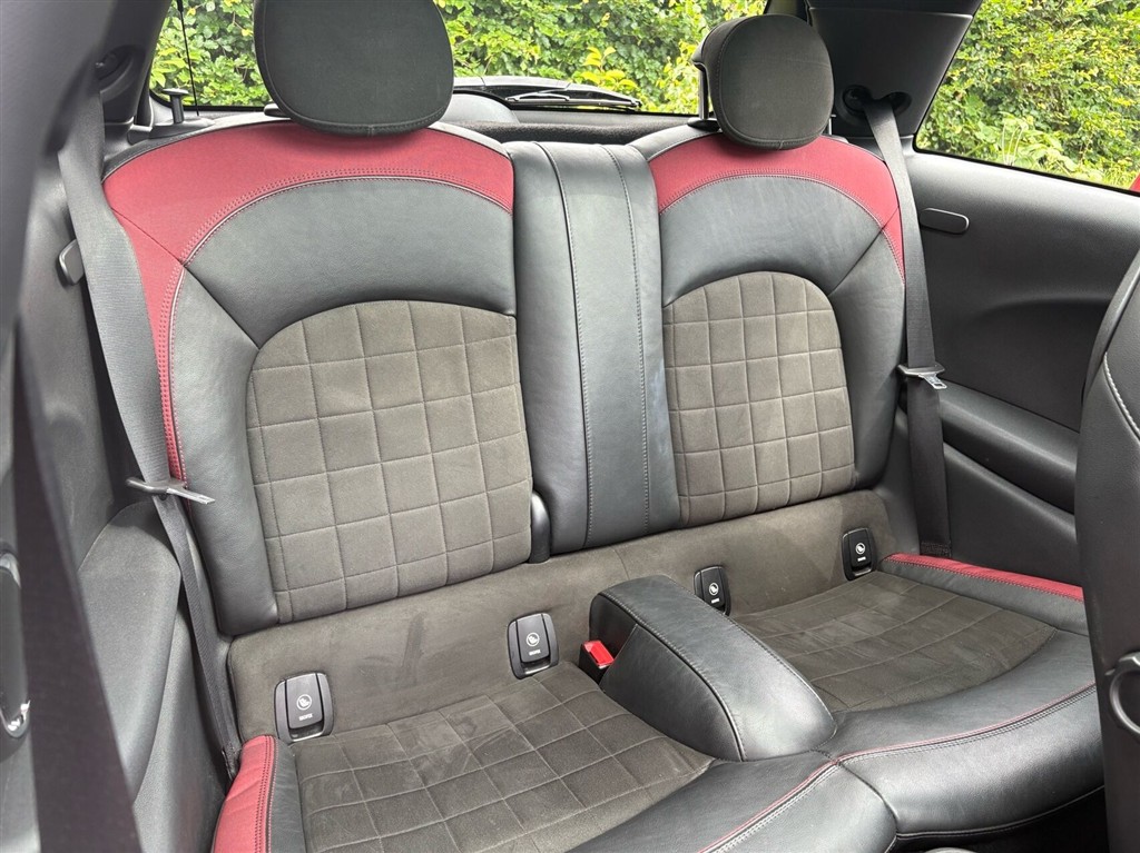 Mini Cooper John Cooper Works 2,0 Steptronic 231HK 3d 6g Aut. - Image 16