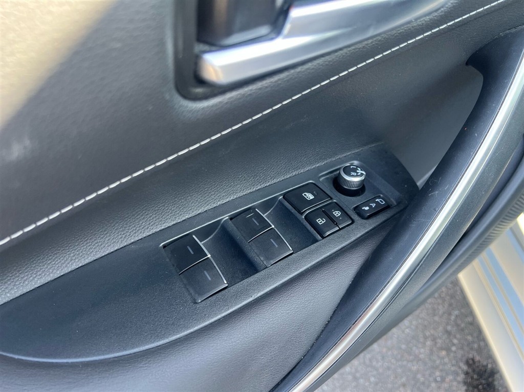 Toyota Corolla Touring Sports 1,8 Hybrid H3 Premium E-CVT 122HK Stc Trinl. Gear - Image 9