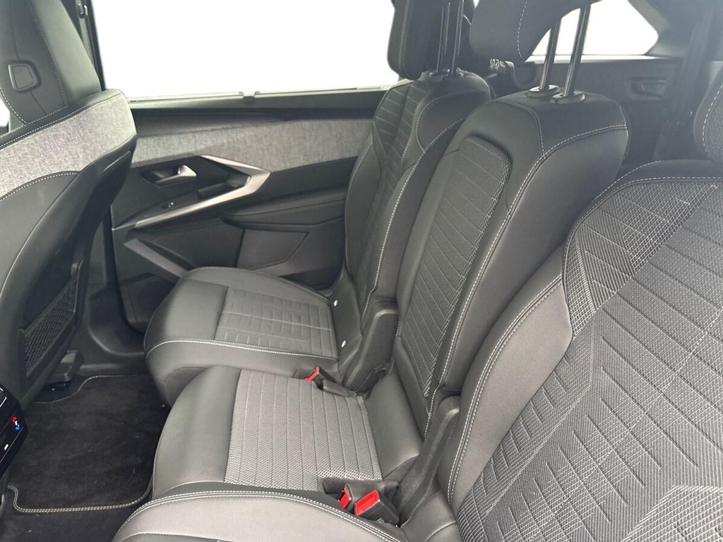 Peugeot e-5008 EL GT Pack 210HK 5d Aut. - Image 11