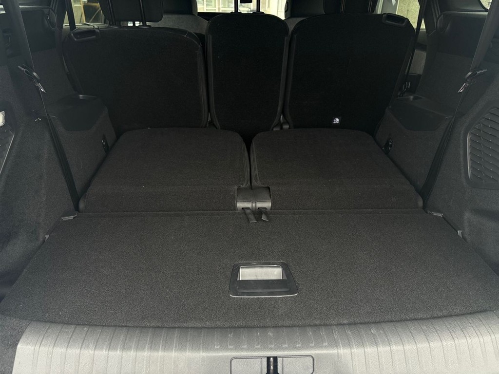 Peugeot e-5008 EL GT Pack 210HK 5d Aut. - Image 13