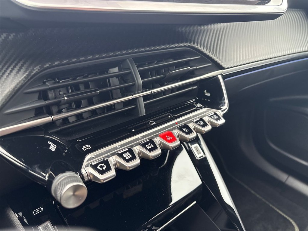 Peugeot e-2008 EL GT 156HK 5d Aut. - Image 15