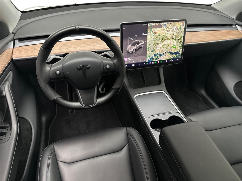 Tesla Model Y EL Long Range AWD 514HK 5d Aut. - Image 4
