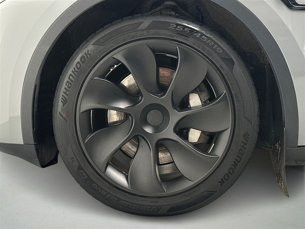 Tesla Model Y EL Long Range AWD 514HK 5d Aut. - Image 9