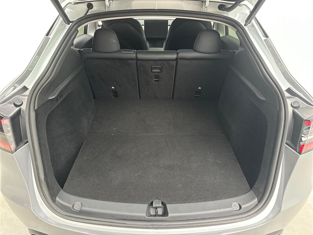 Tesla Model Y EL Long Range AWD 514HK 5d Aut. - Image 14