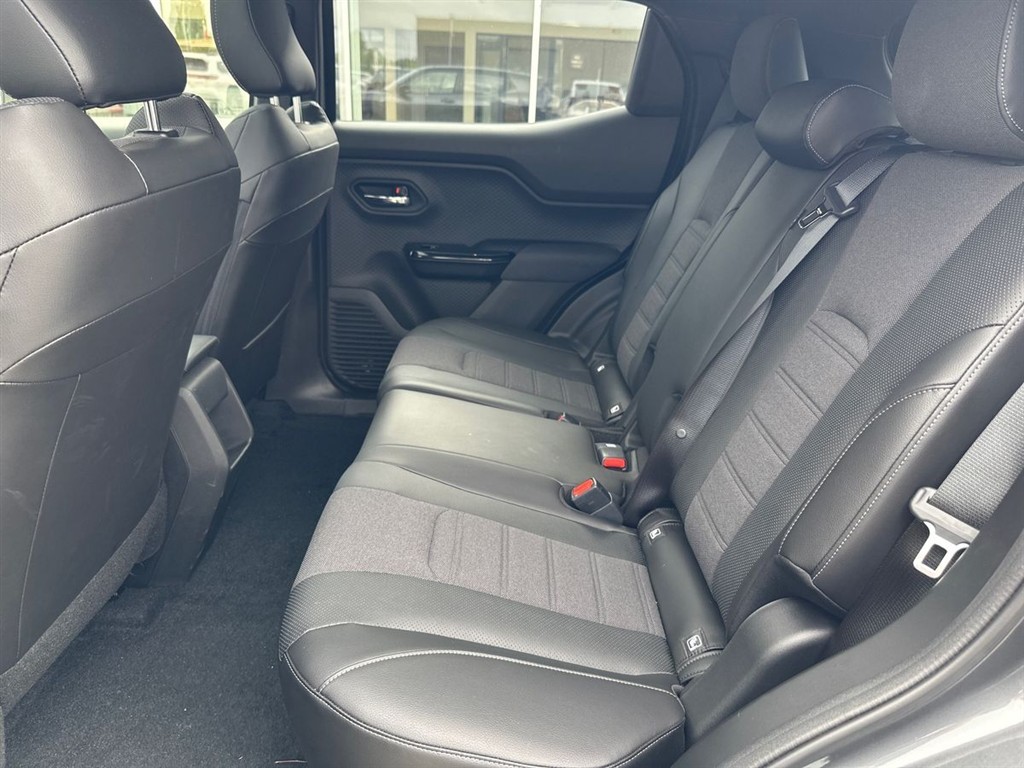 Toyota Urban Cruiser EL Executive 174HK 5d Aut. - Image 17