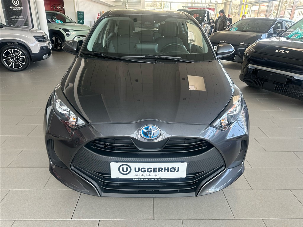 Toyota Yaris 1,5 Hybrid Essential Comfort 116HK 5d Trinl. Gear - Image 2