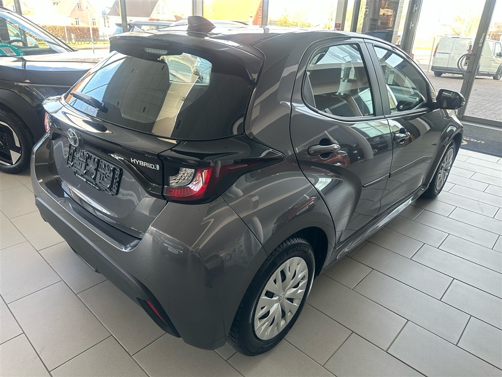 Toyota Yaris 1,5 Hybrid Essential Comfort 116HK 5d Trinl. Gear - Image 5
