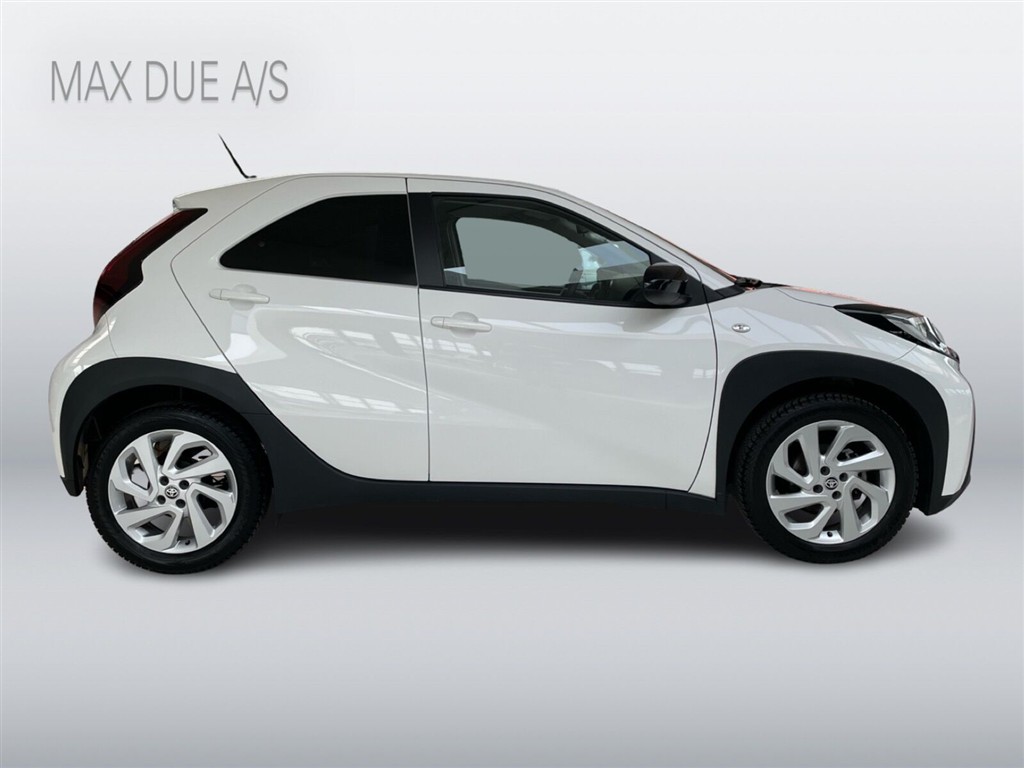 Toyota Aygo X 1,0 VVT-I Active 72HK 5d - Image 4