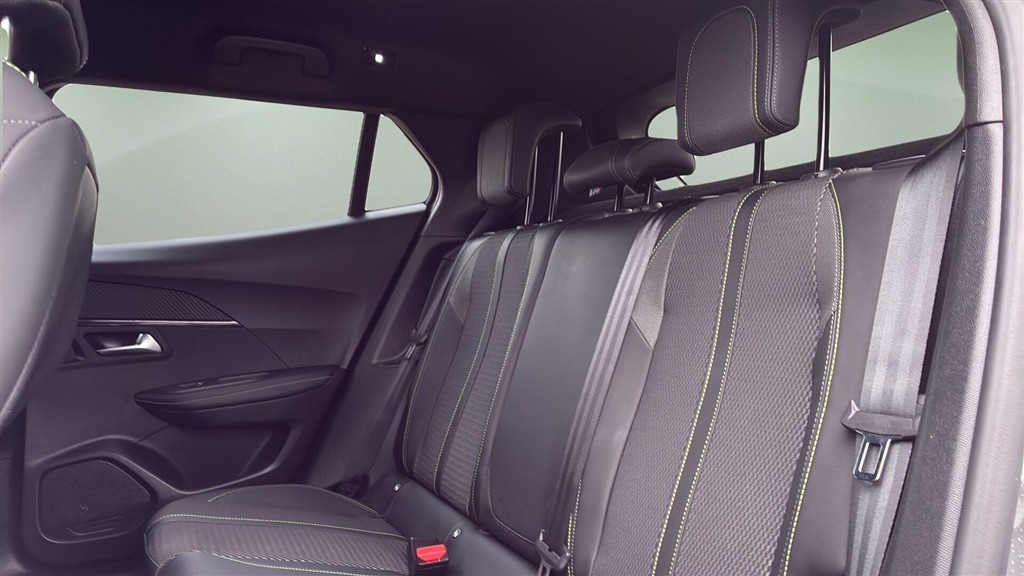 Peugeot e-2008 EL GT 156HK 5d Aut. - Image 7