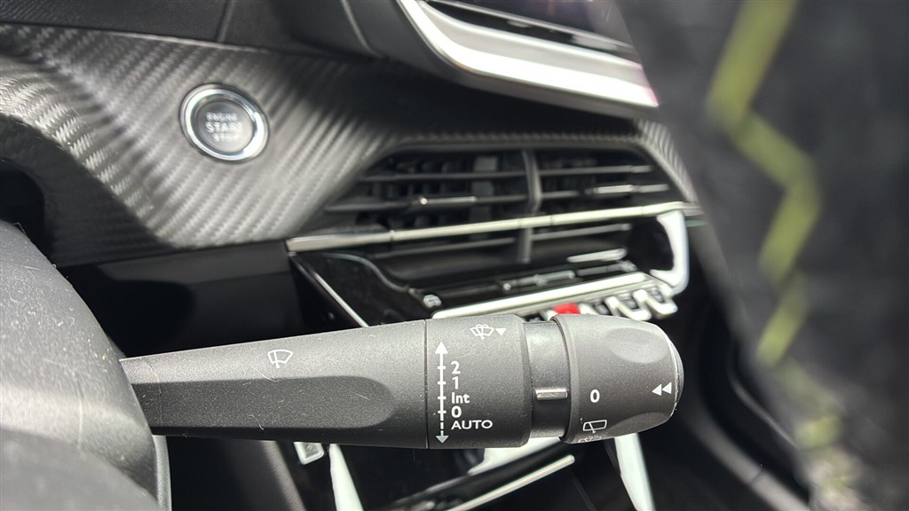 Peugeot e-2008 EL GT 156HK 5d Aut. - Image 13