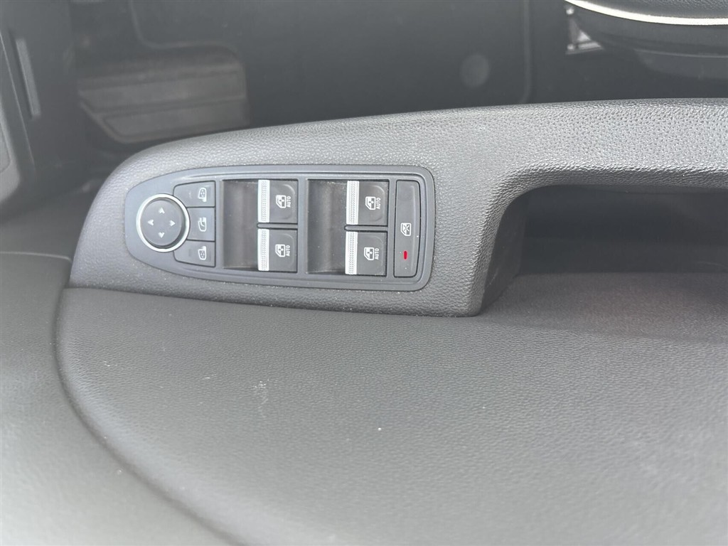 Renault Clio 1,0 TCE Intens 100HK 5d - Image 16