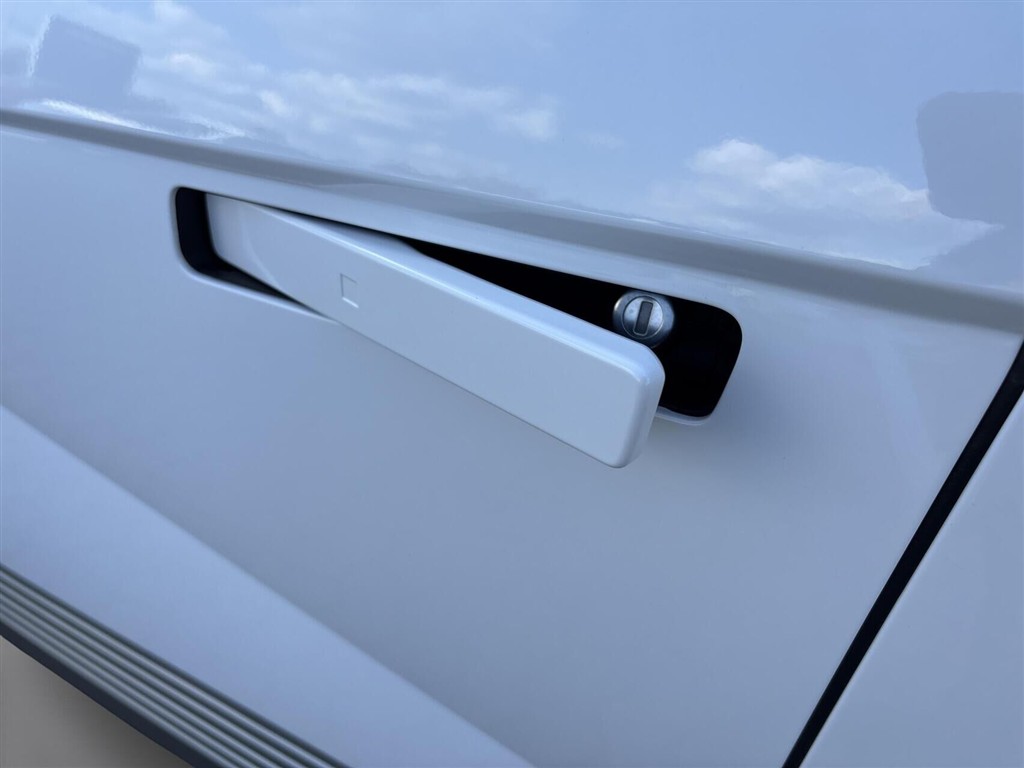 Hyundai Ioniq 5 Electric 84 kWh Ultimate 229HK 5d Aut. - Image 15