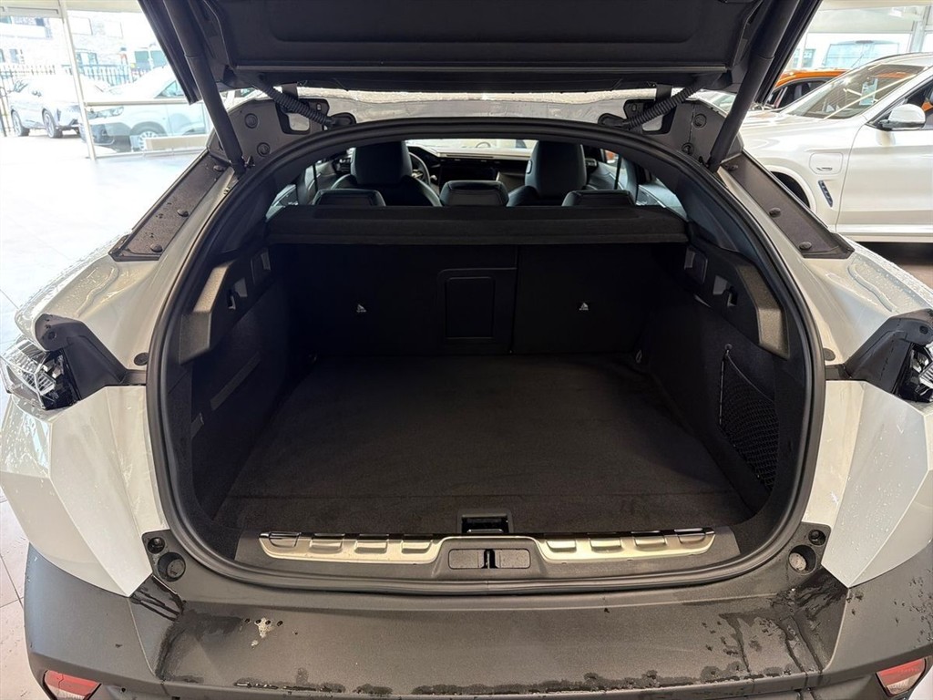 Peugeot e-408 EL 58 GT 210HK 5d Aut. - Image 10