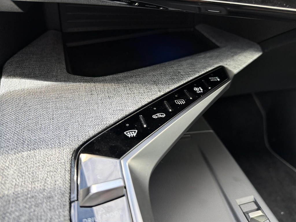 Peugeot e-3008 EL GT Longe Range 230HK 5d Aut. - Image 16
