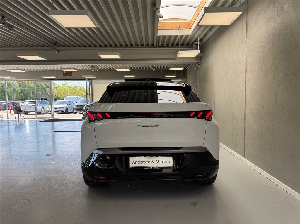 Peugeot e-3008 EL GT Pack 210HK 5d Aut. - Image 7