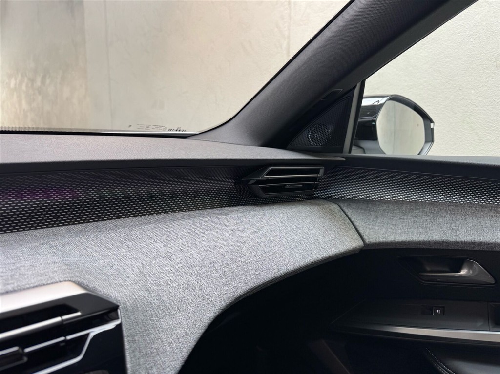 Peugeot e-3008 EL GT Pack 210HK 5d Aut. - Image 19