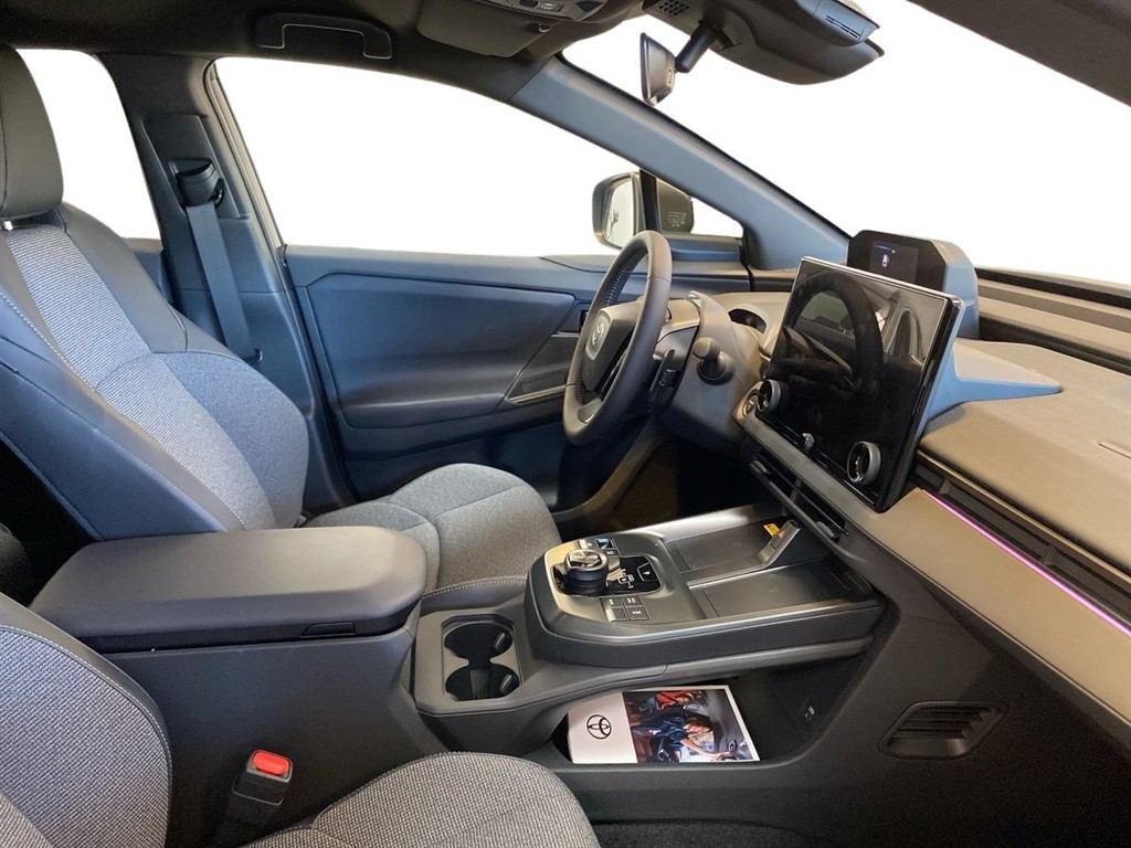 Toyota bZ4X Touring EL Active Tech 224HK 5d Aut. - Image 16