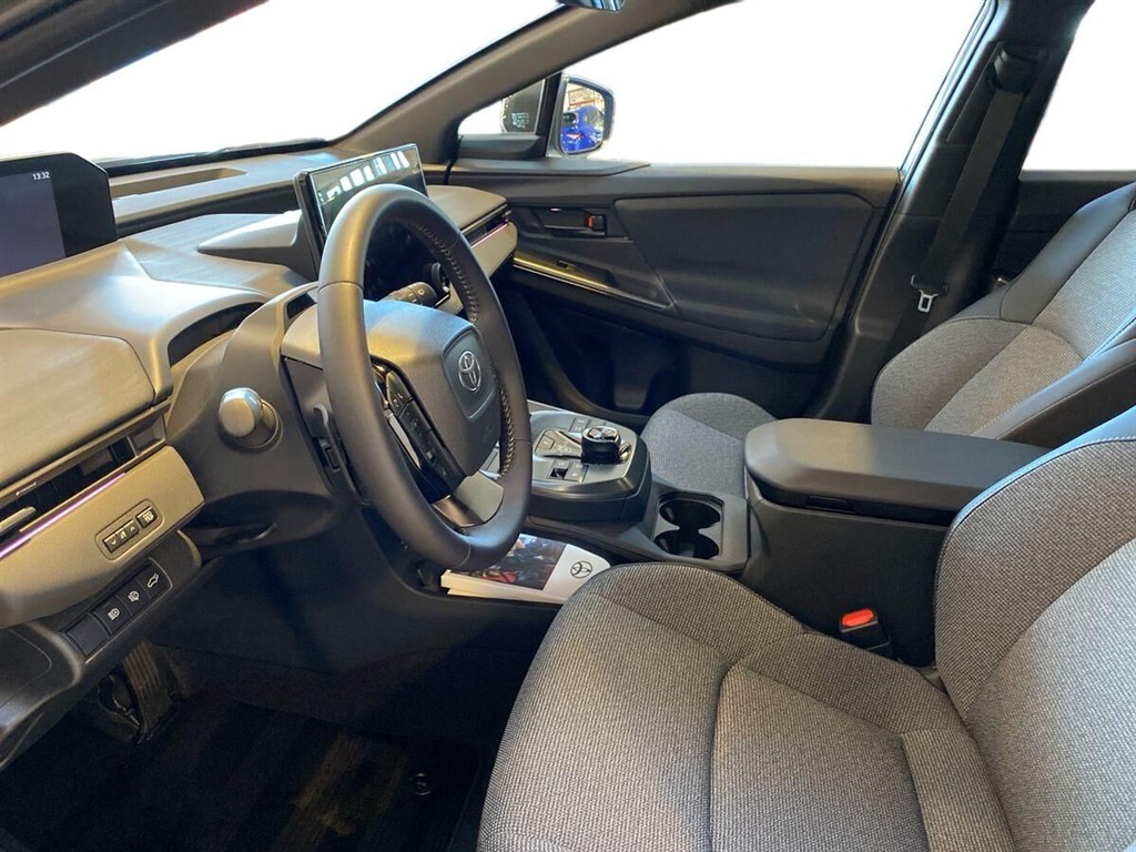 Toyota bZ4X Touring EL Active Tech 224HK 5d Aut. - Image 19
