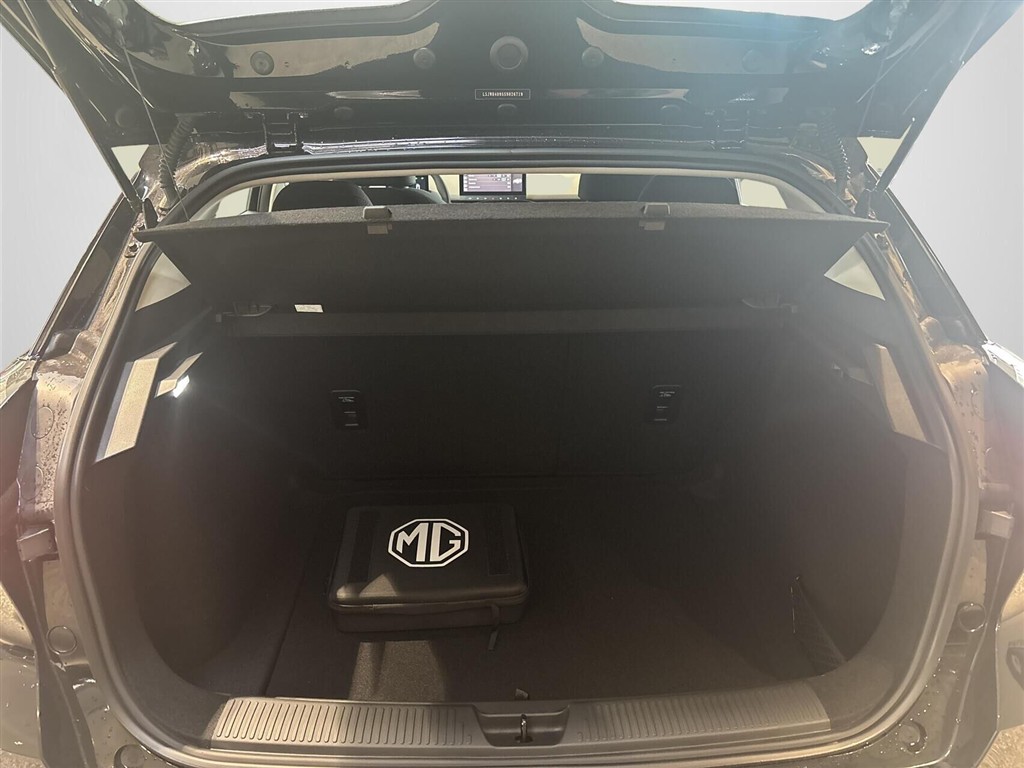 MG MG4 Electric EL Standard Range 170HK 5d Aut. - Image 9