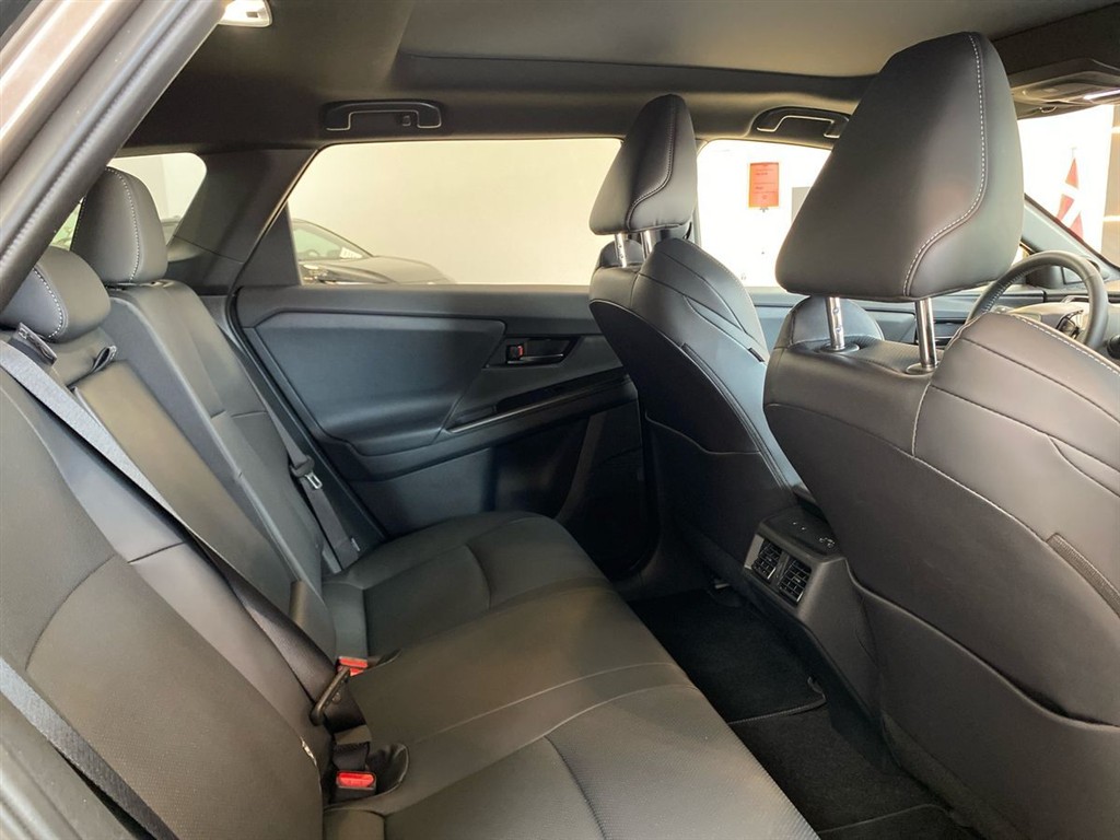 Toyota bZ4X Touring EL Executive AWD 380HK 5d Aut. - Image 17