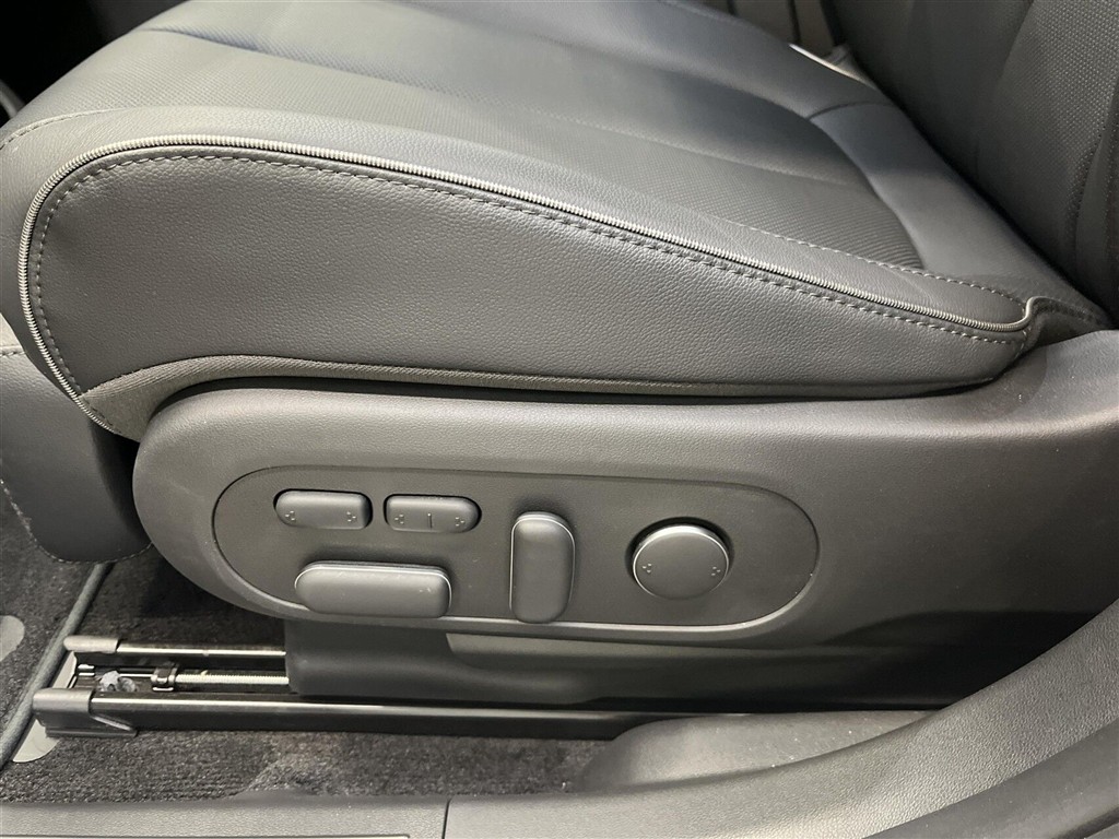 Hyundai Ioniq 5 Electric 84 kWh Ultimate 229HK 5d Aut. - Image 12