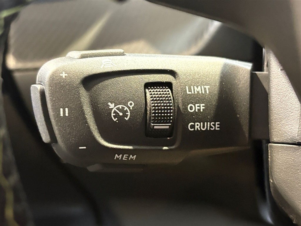 Peugeot e-2008 EL GT 156HK 5d Aut. - Image 9