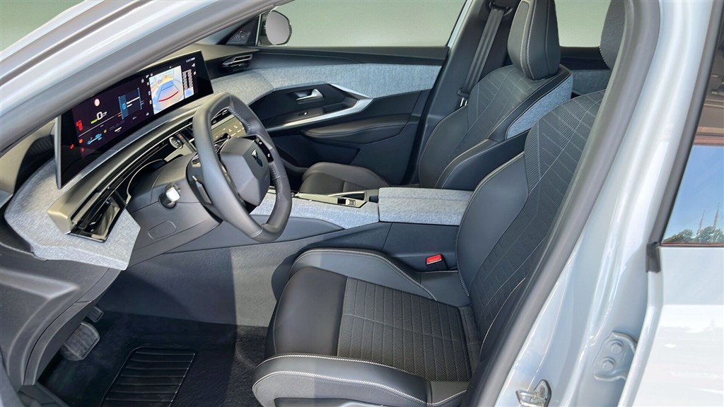 Peugeot e-3008 EL Allure 210HK 5d Aut. - Image 6