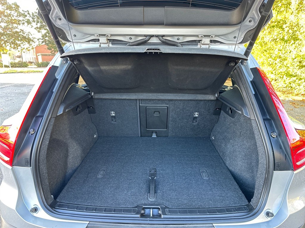 Volvo XC40 P8 Recharge Twin Ultimate AWD 408HK 5d Aut. - Image 14