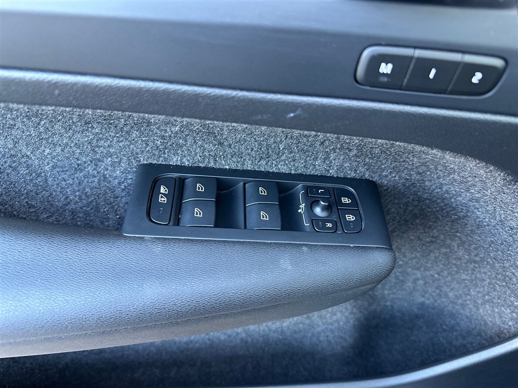 Volvo XC40 P8 Recharge Twin Ultimate AWD 408HK 5d Aut. - Image 21