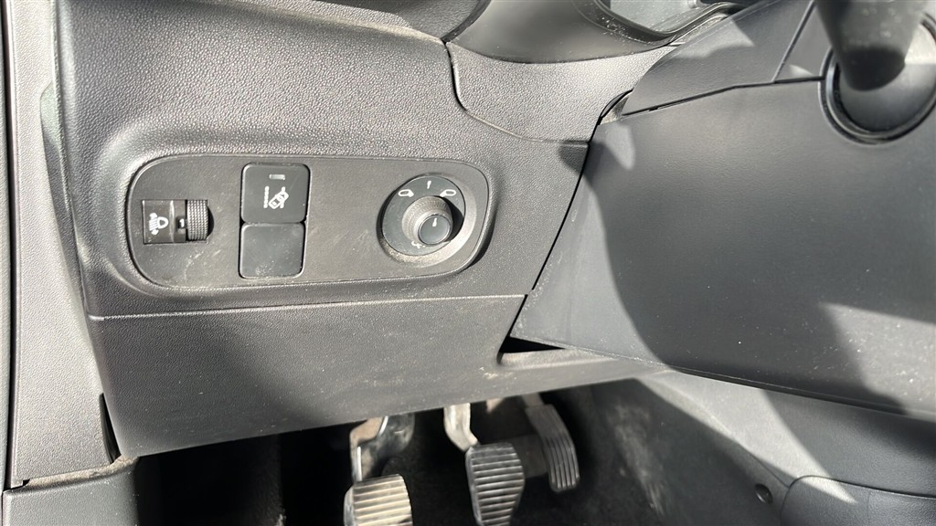 Citroën C3 1,5 Blue HDi Triumph start/stop 100HK 5d - Image 12