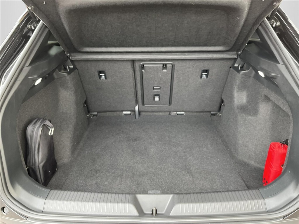 VW ID.4 EL Pro Performance 204HK 5d Aut. - Image 13