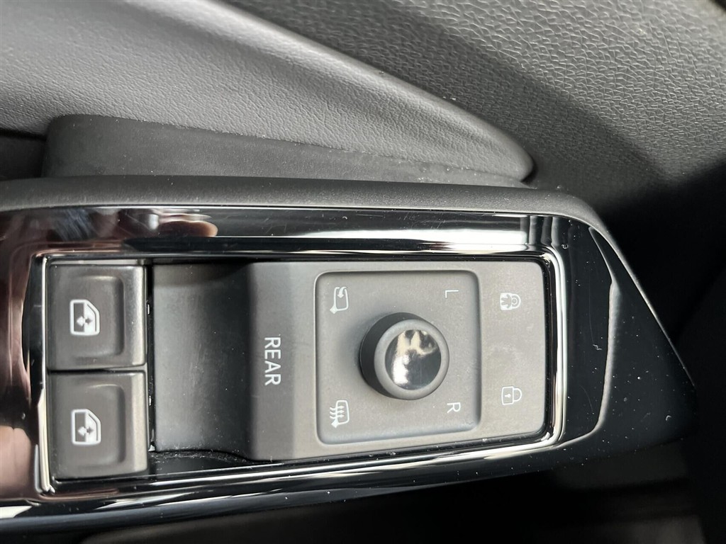 VW ID.4 EL Pro Performance 204HK 5d Aut. - Image 25