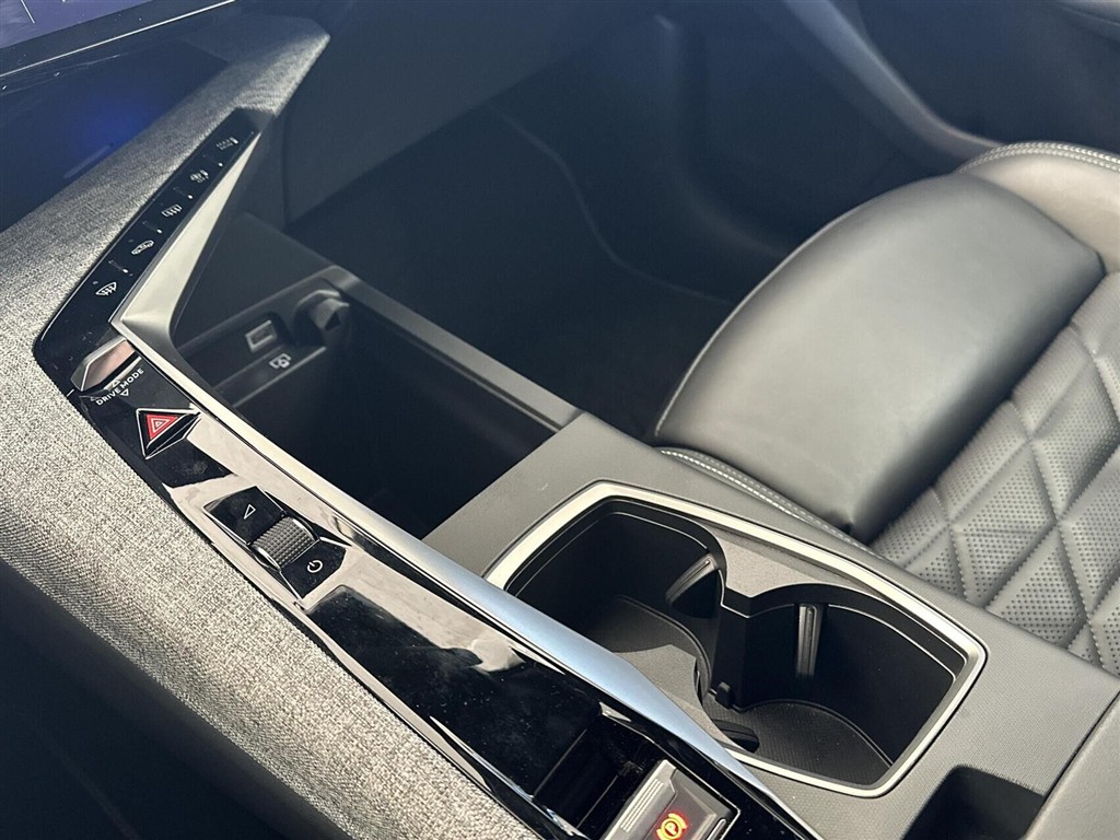 Peugeot e-5008 EL GT 210HK 5d Aut. - Image 16
