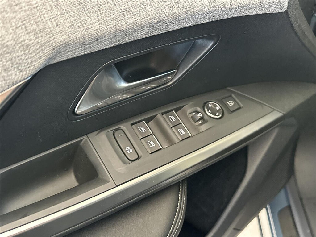 Peugeot e-5008 EL GT 210HK 5d Aut. - Image 17