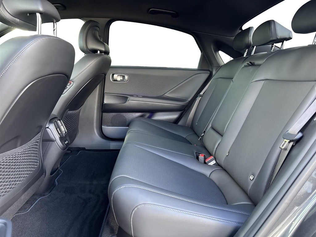 Hyundai Ioniq 6 Electric 84 kWh Ultimate 229HK Aut. - Image 5
