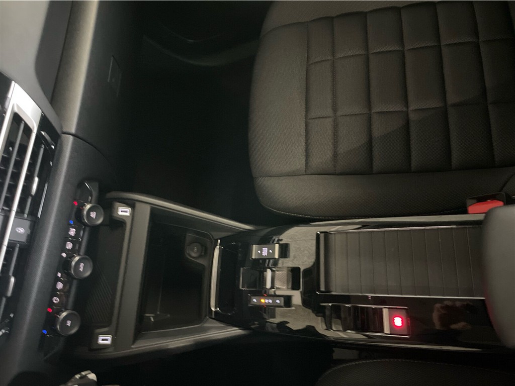 Citroën e-C4 X EL Plus 136HK 5d Aut. - Image 18